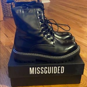 Sole Stitching Lace Up Chelsea Boots